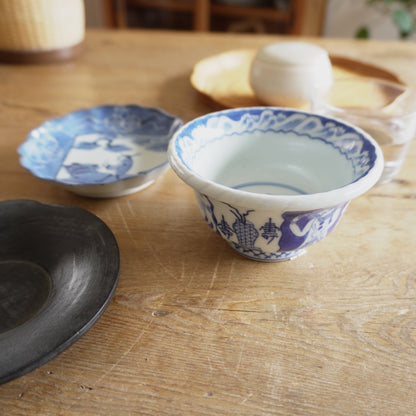 縁取りがポイントの羊飼いの染付小皿 - Kotto Shop