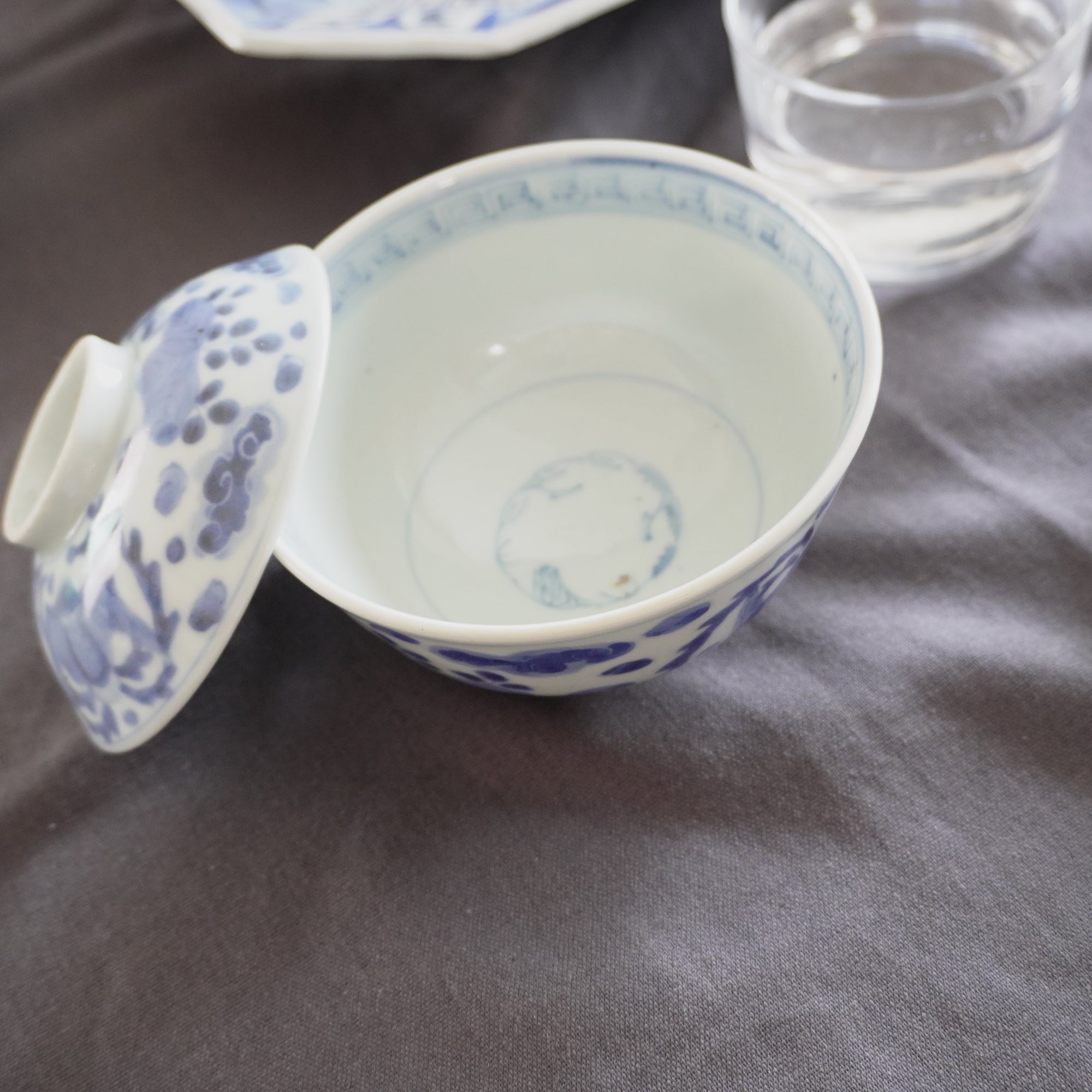 涼しげな藍の染付け茶碗 – Kotto Shop