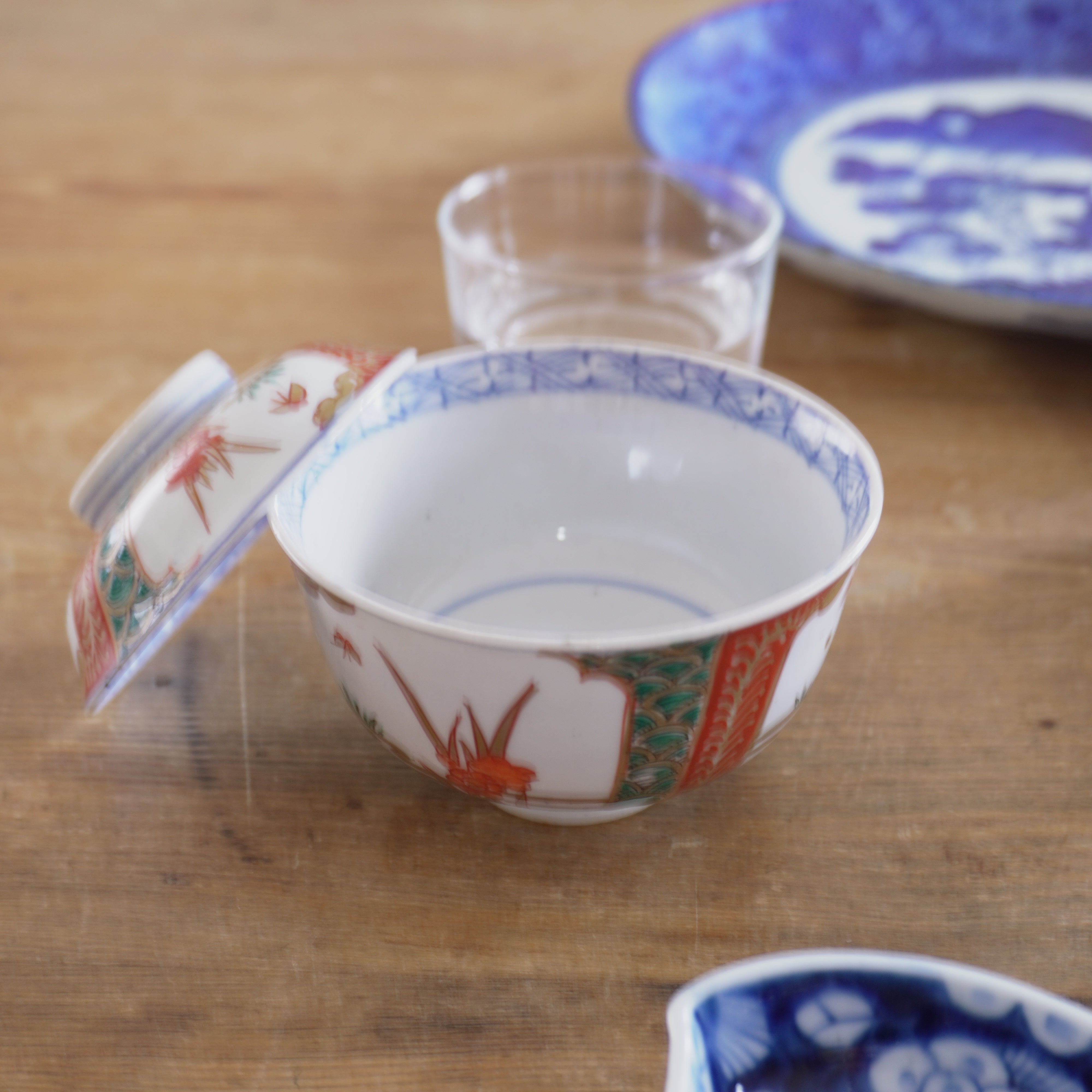 色絵あやめ蓋付き茶碗 – Kotto Shop