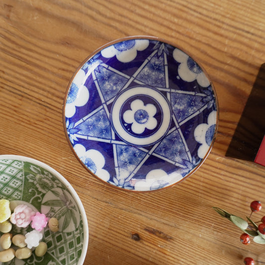 梅柄がレトロな印判ブルー小皿 - Kotto Shop