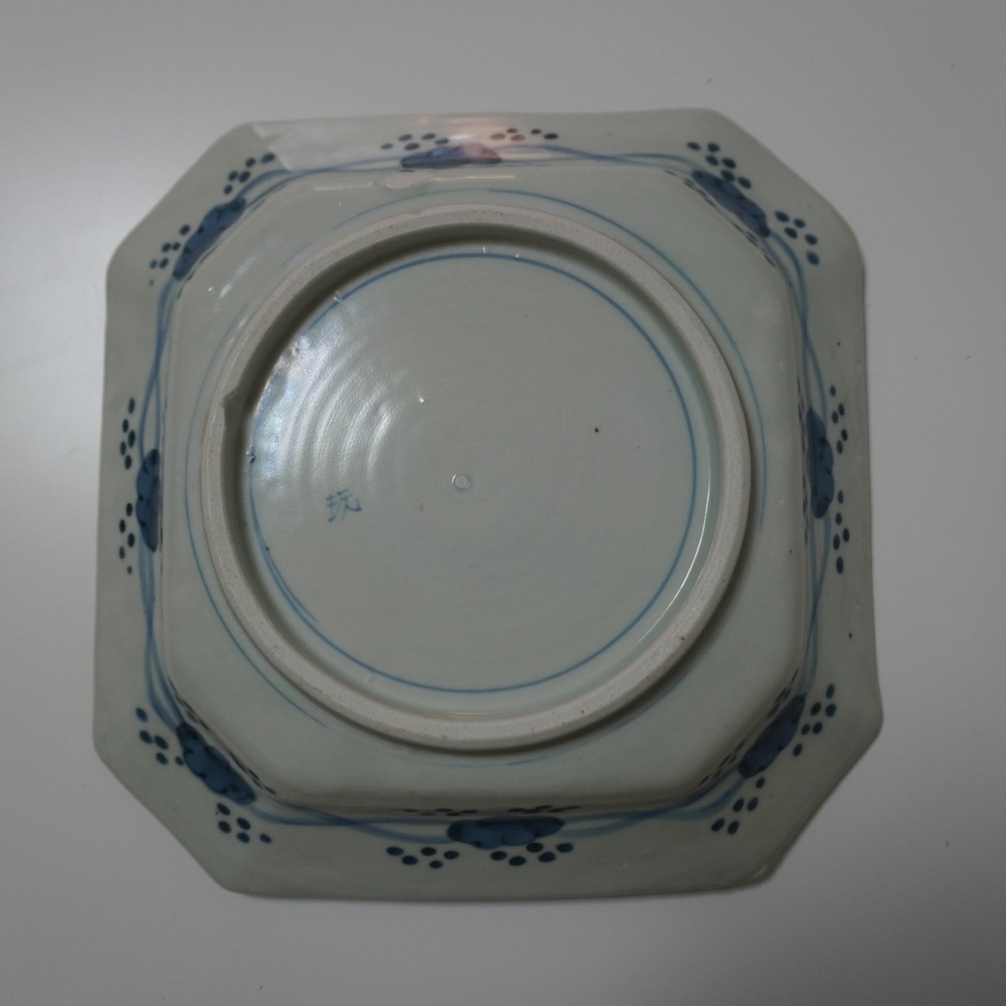 線描きの端正な隅切り大皿 - Kotto Shop