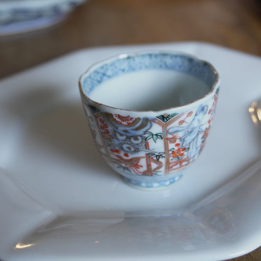 繊細な色合いの美しい色絵お猪口 - Kotto Shop