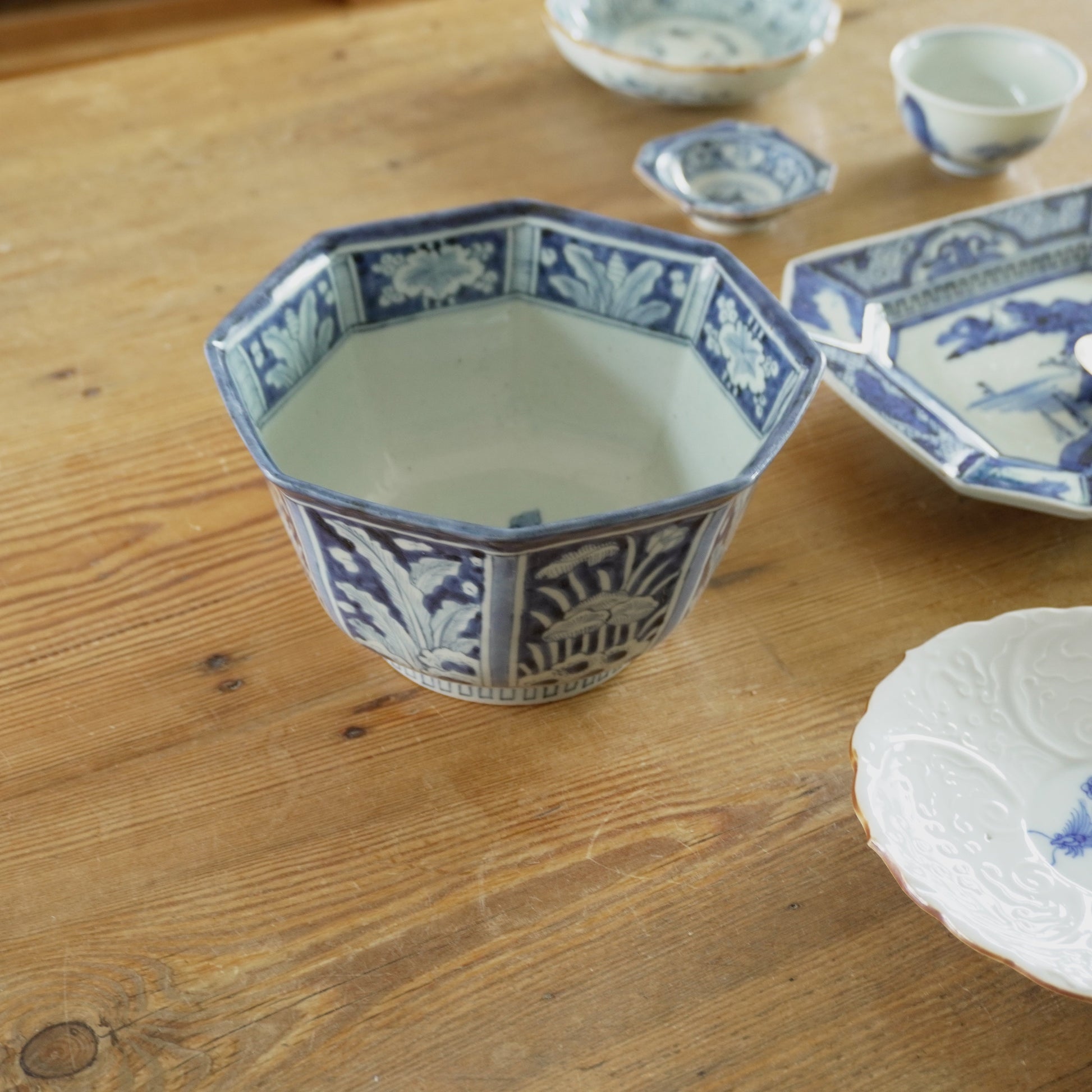 時代を感じる藍が美しい染付八角中鉢 - Kotto Shop