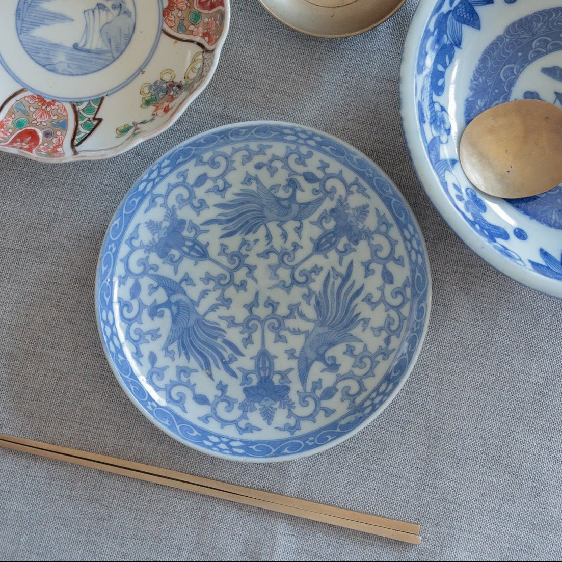ブルーの鳳凰舞う平皿 – Kotto Shop