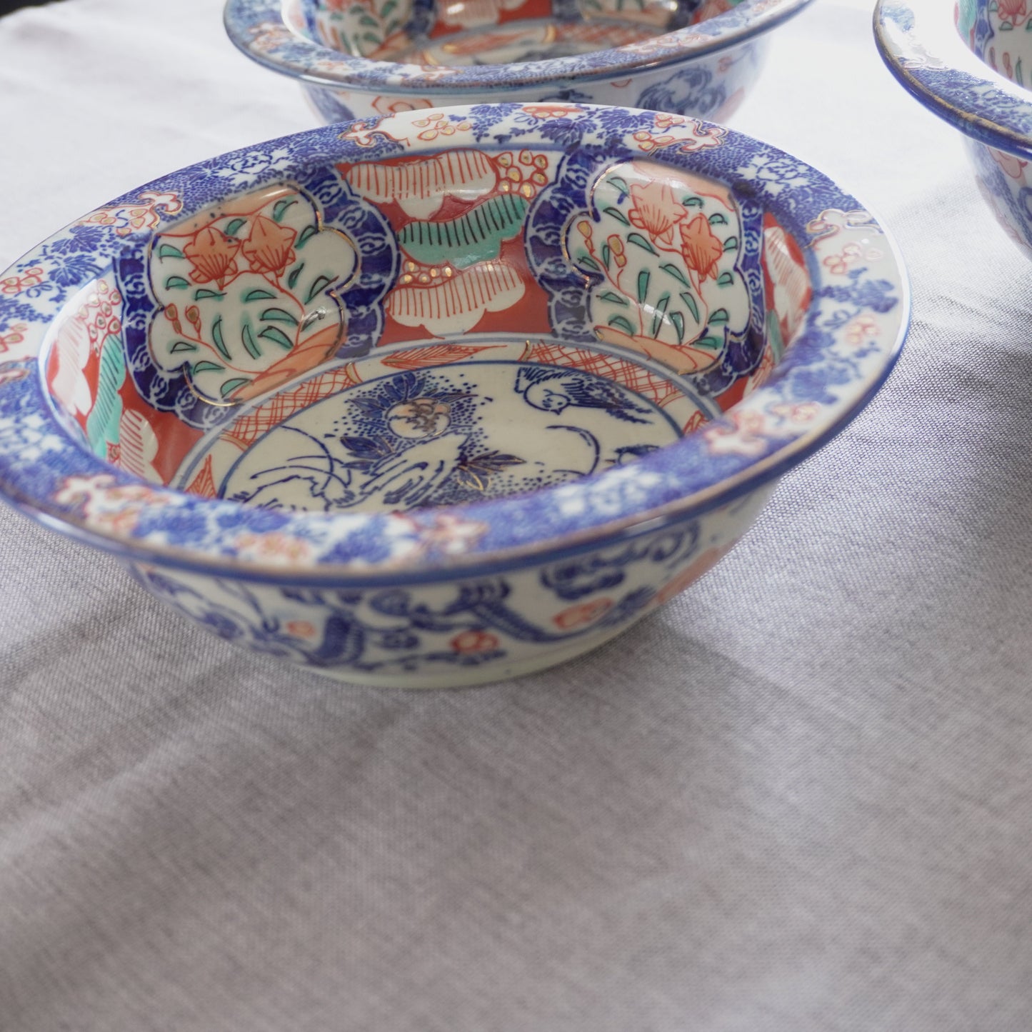 カジュアルに華やぐ牡丹に鳥図の鉢 - Kotto Shop