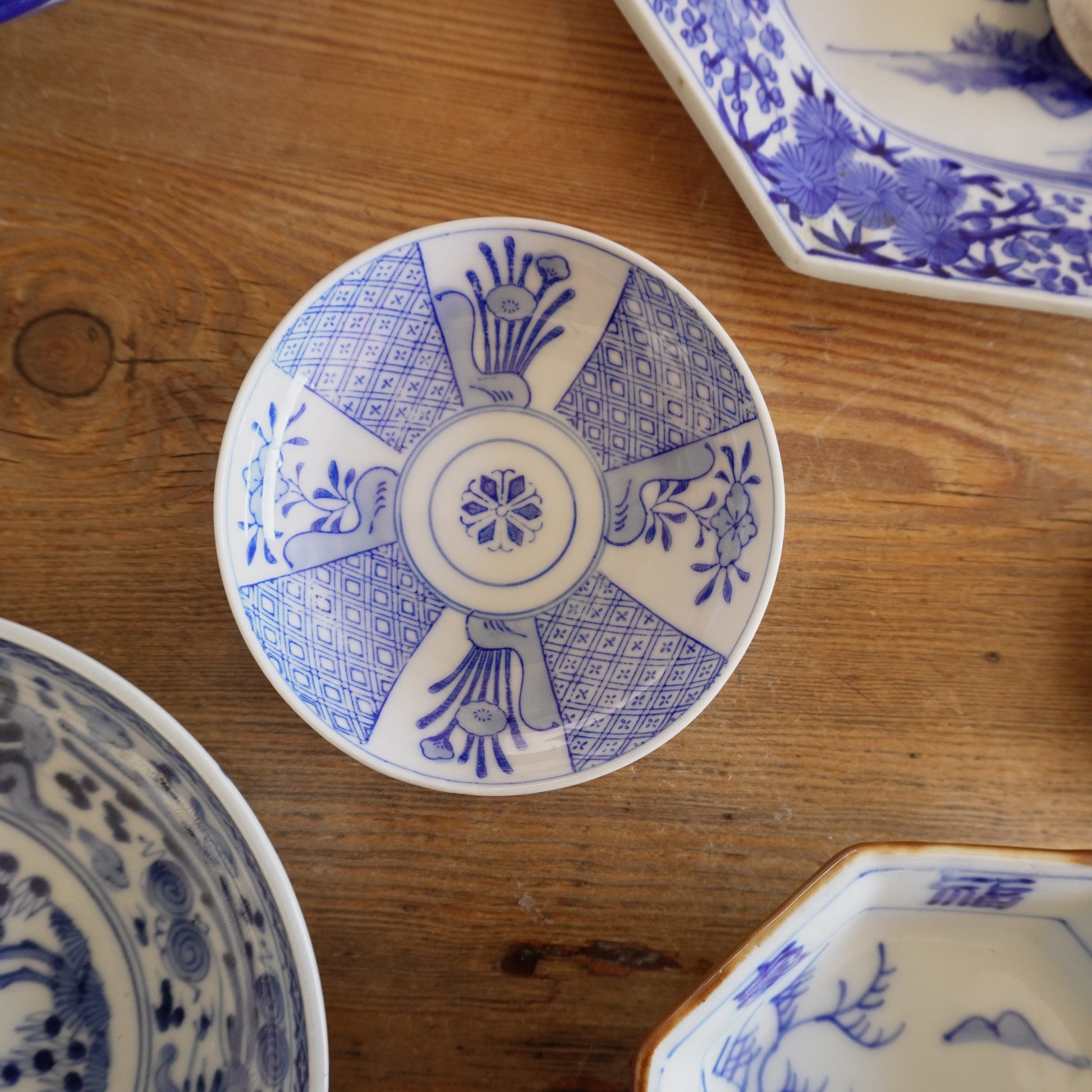 可愛らしい柔らかブルーのーの印判小皿 - Kotto Shop