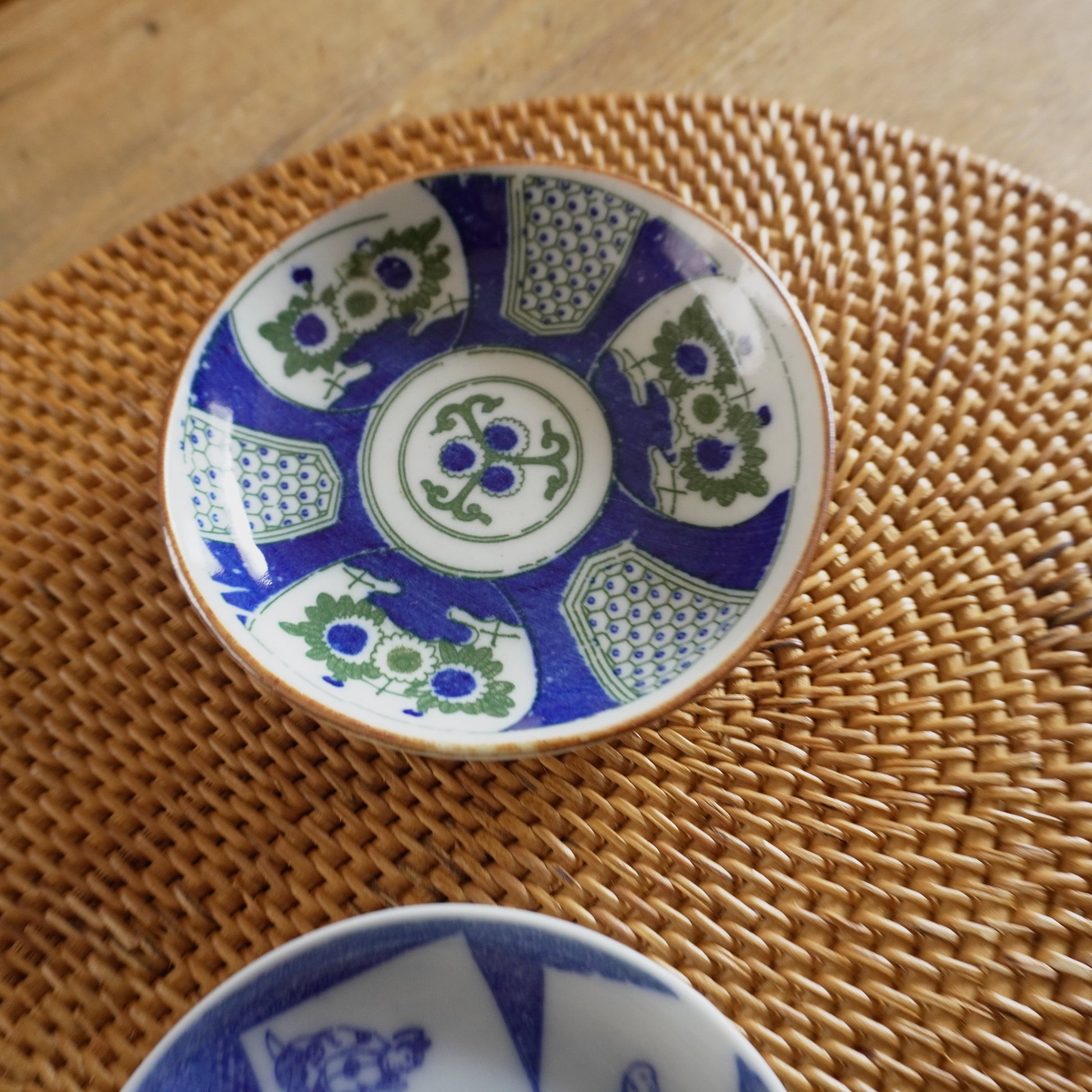 藍と緑のカジュアル印判小皿 - Kotto Shop