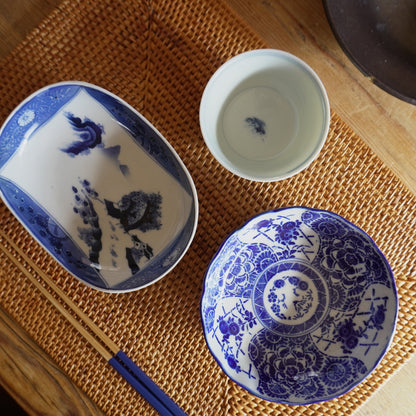 山水図の柔らかな染付楕円皿 - Kotto Shop