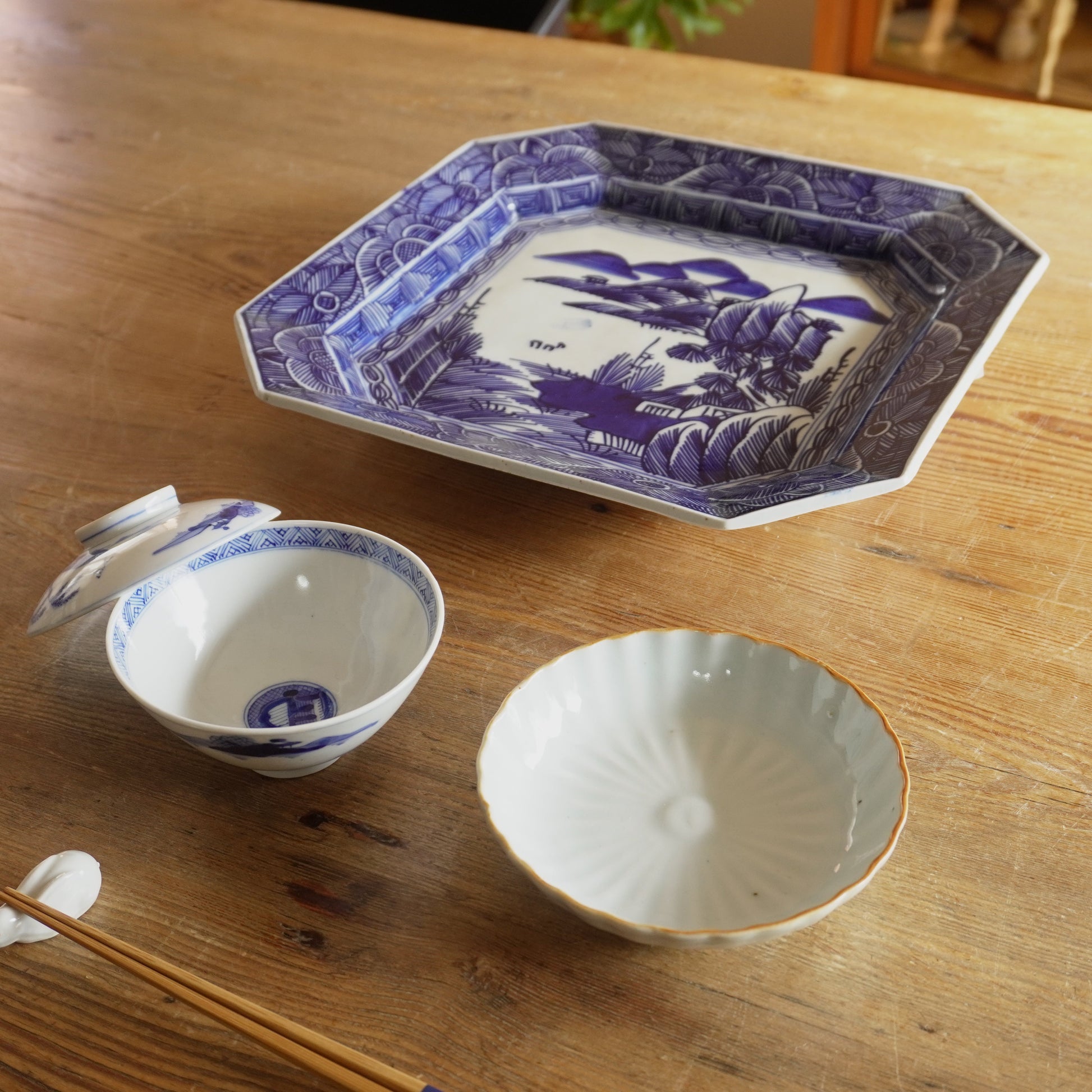 山水風景の八角染付大皿 - Kotto Shop