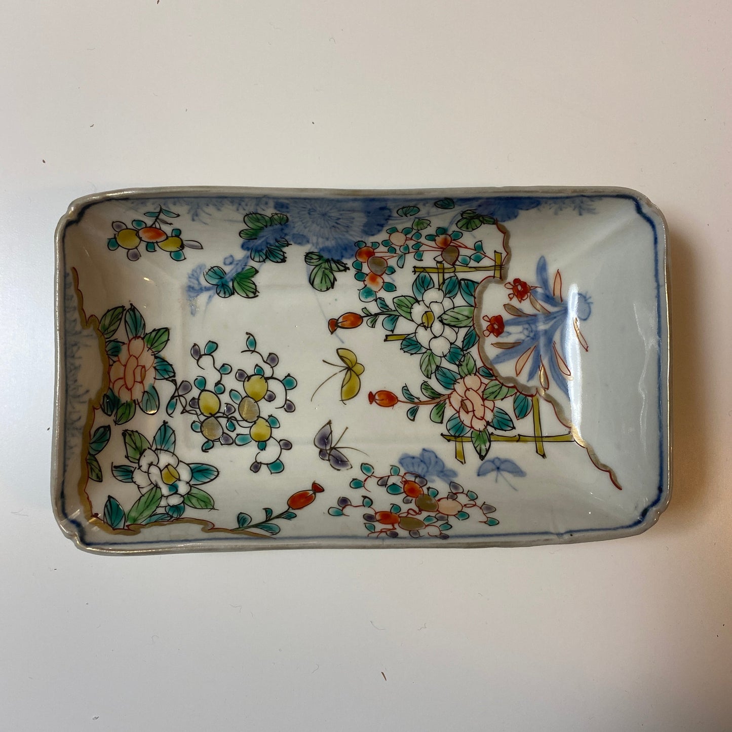 【長皿】花に蝶が舞う余白の美しい器 - Kotto Shop