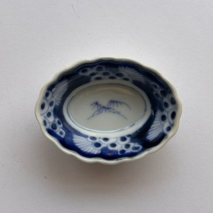 輪花に躍る、藍の雲龍豆皿 - Kotto Shop