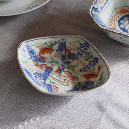 爽やかな色味の魚に熨斗の描かれた菱皿 - Kotto Shop