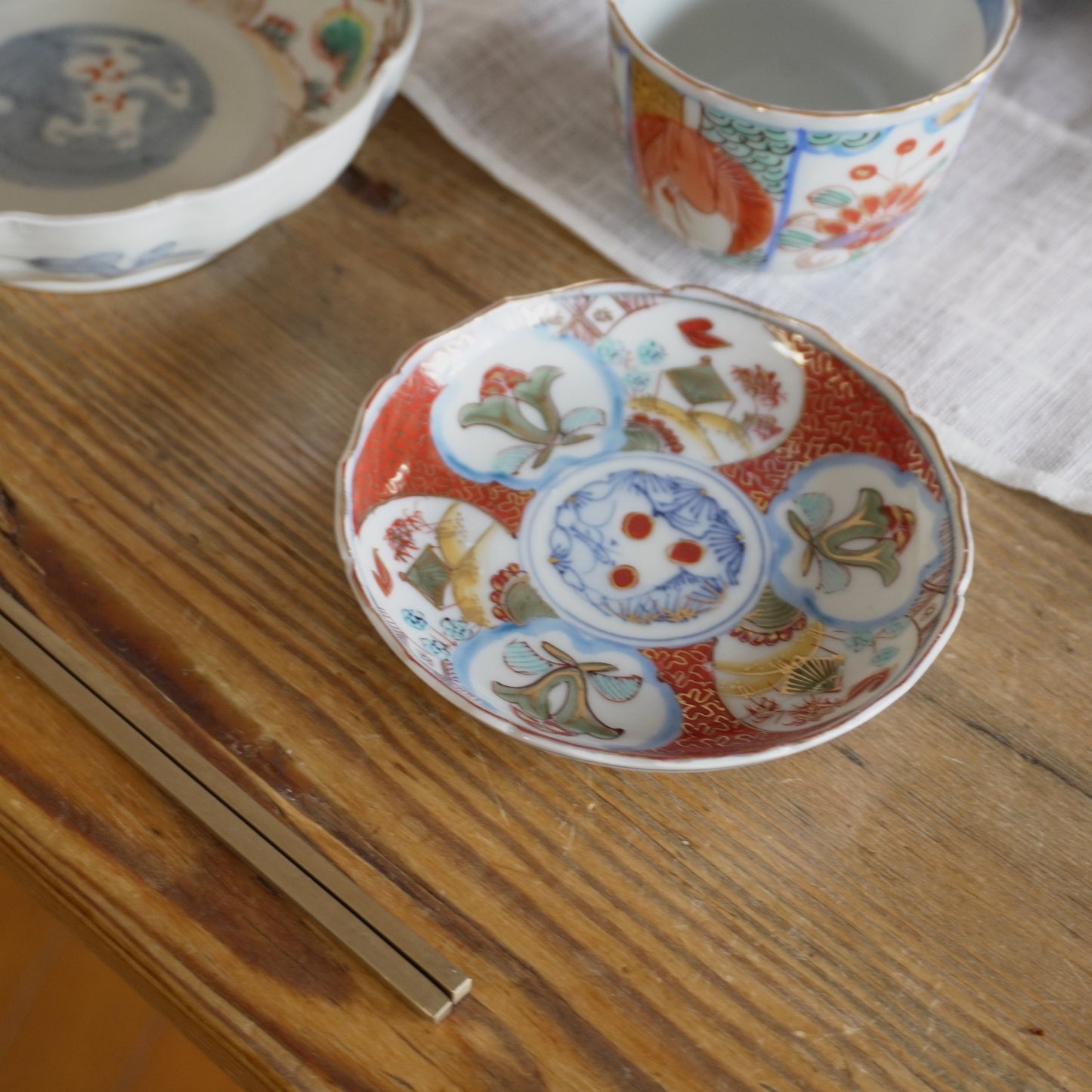 色絵と金彩の鮮やか小皿 - Kotto Shop