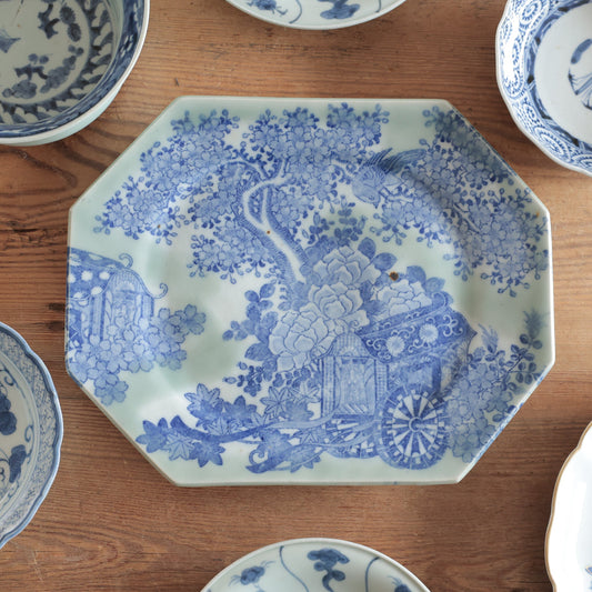 藍との景色に花が舞う青磁八角大皿 - Kotto Shop