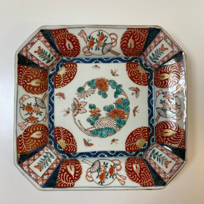 心が弾む、色絵の隅切四角皿 - Kotto Shop