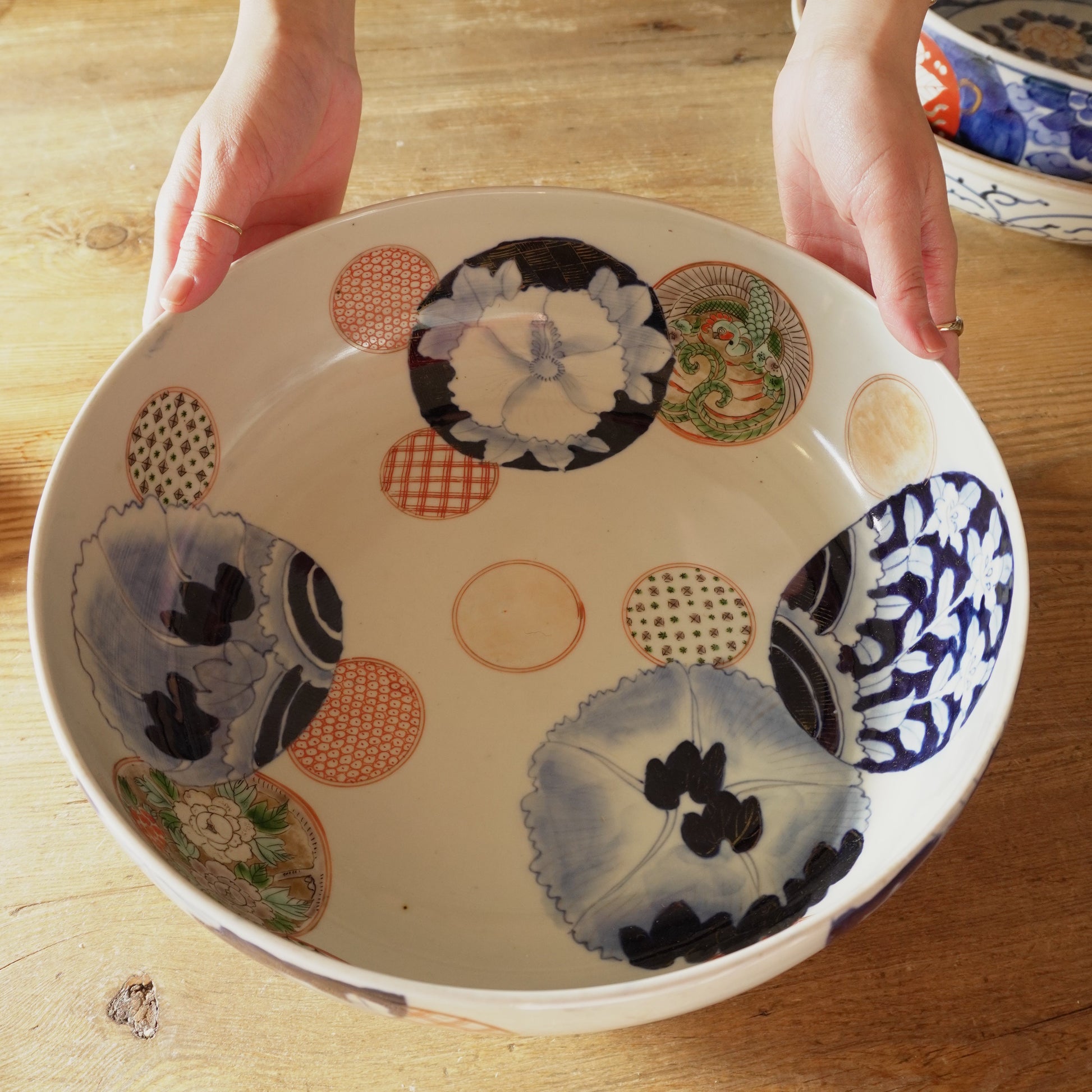 可愛らしいピンクの丸紋大鉢 - Kotto Shop