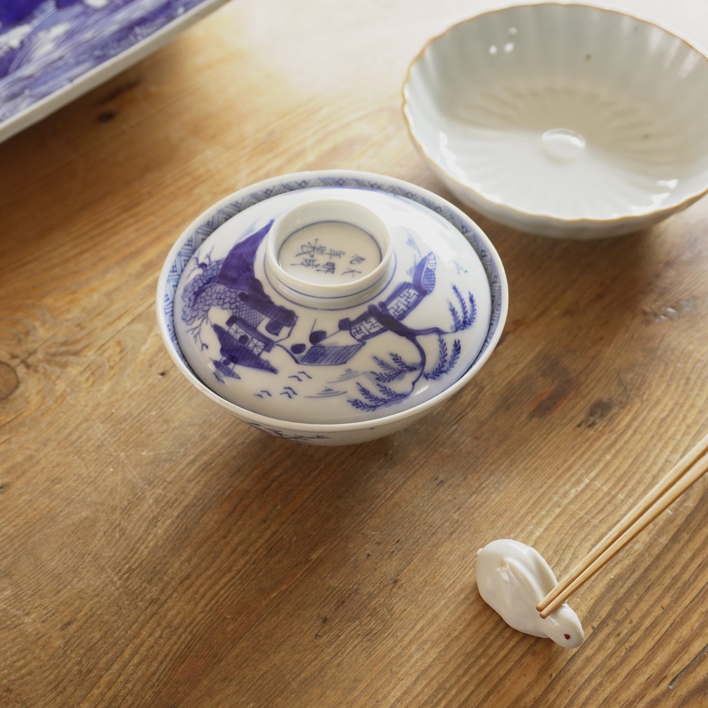 金彩と染付の小ぶりなお茶碗 - Kotto Shop