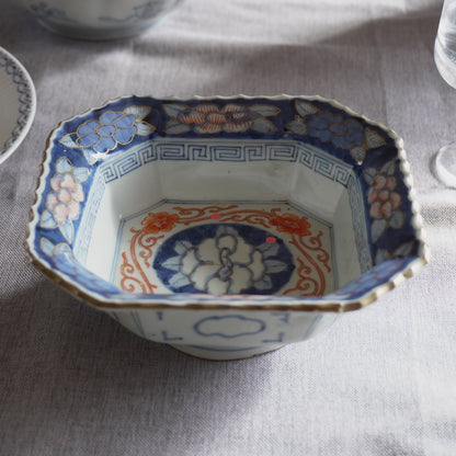 【ざらつきあり】美しい淡いブルーに朱が映える重ね四角鉢 - Kotto Shop