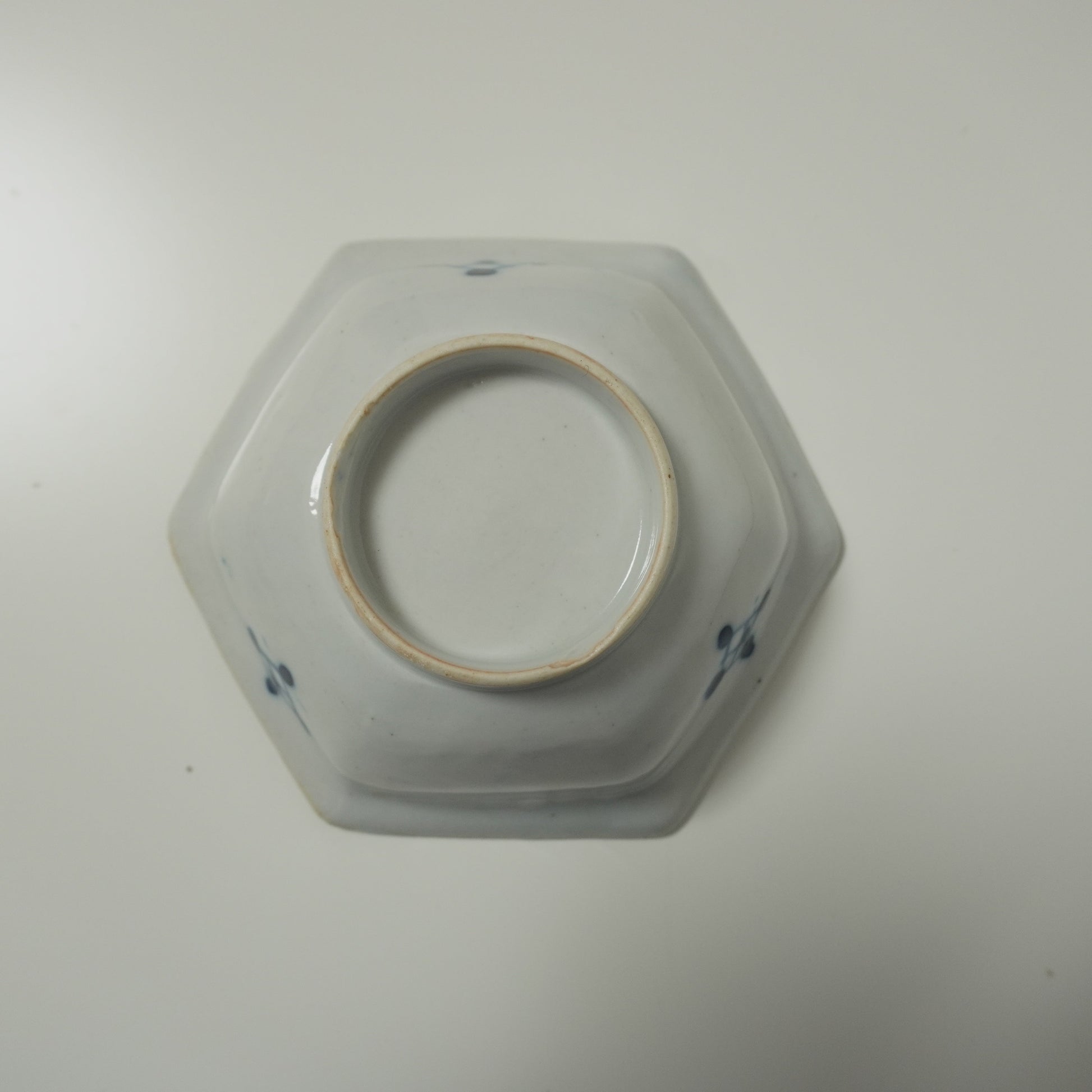 可愛い赤絵染付六角小鉢 - Kotto Shop