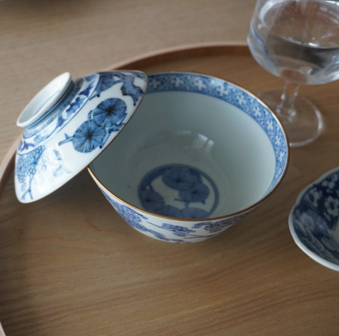 藍の余白、美しい古伊万里染付茶碗 - Kotto Shop