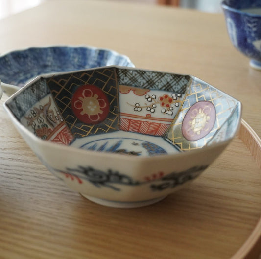 金彩と赤絵が華やぐ、八角の小皿 - Kotto Shop