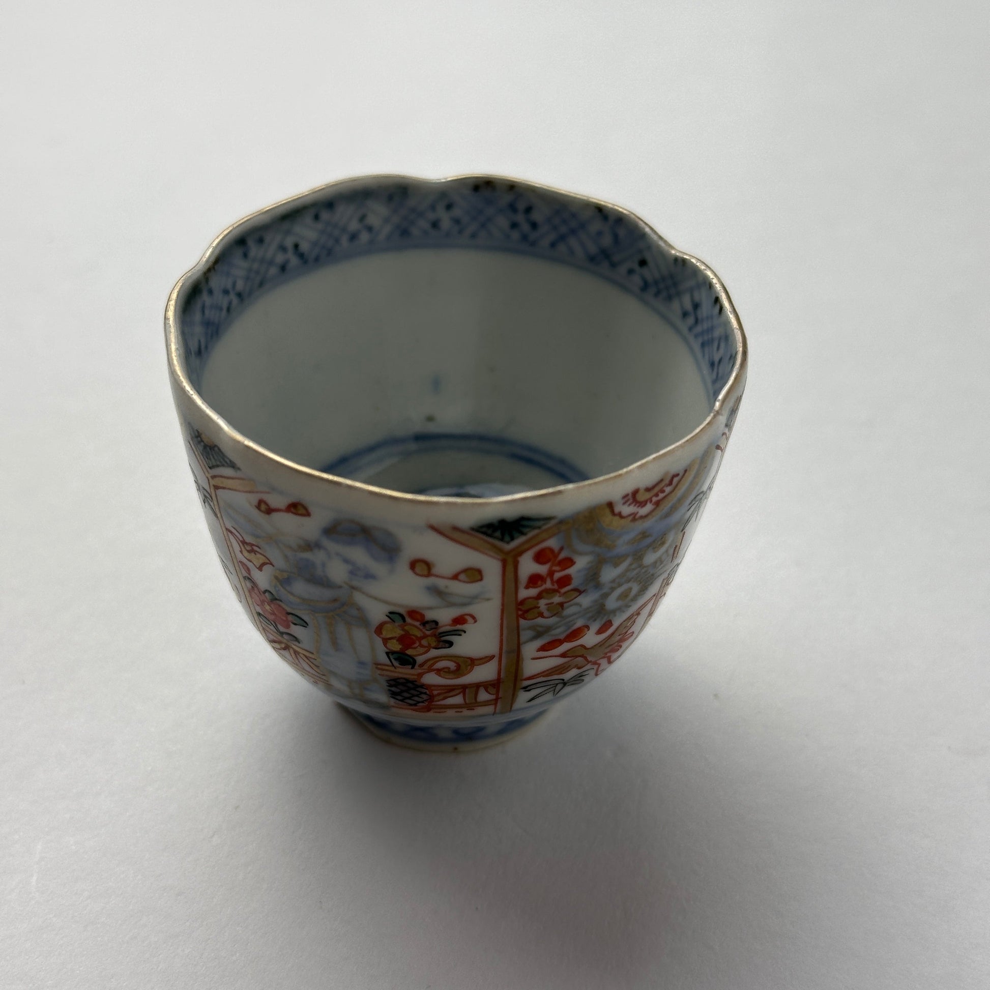 繊細な色合いの美しい色絵お猪口 - Kotto Shop