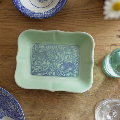 鳳凰舞うグリーンの変形皿 - Kotto Shop