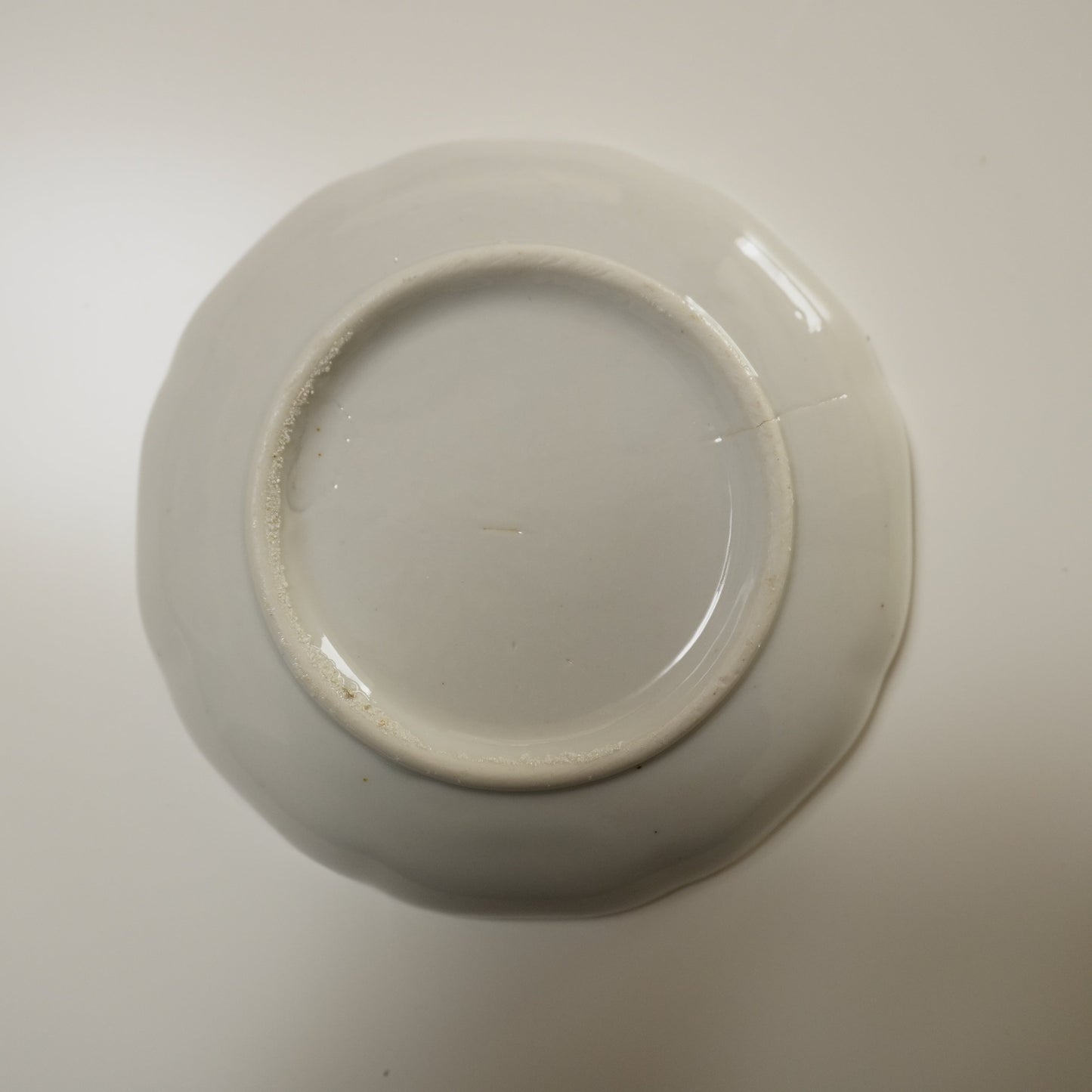 白梅が浮かぶ染付皿 - Kotto Shop