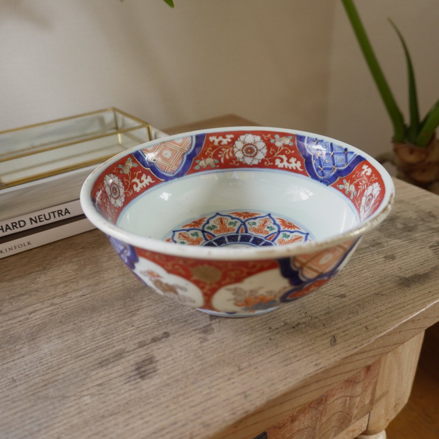 可愛らしいサイズ感の赤絵鉢 - Kotto Shop