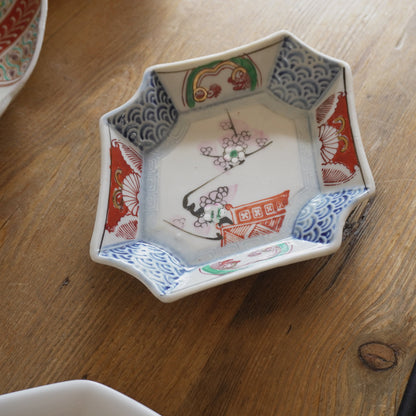 大正レトロな可愛らしい梅図菱形変形皿 - Kotto Shop