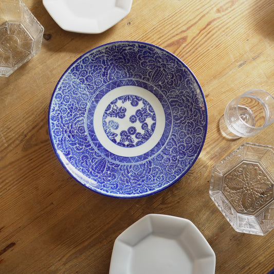 菊花咲きこぼれる染付大皿 - Kotto Shop