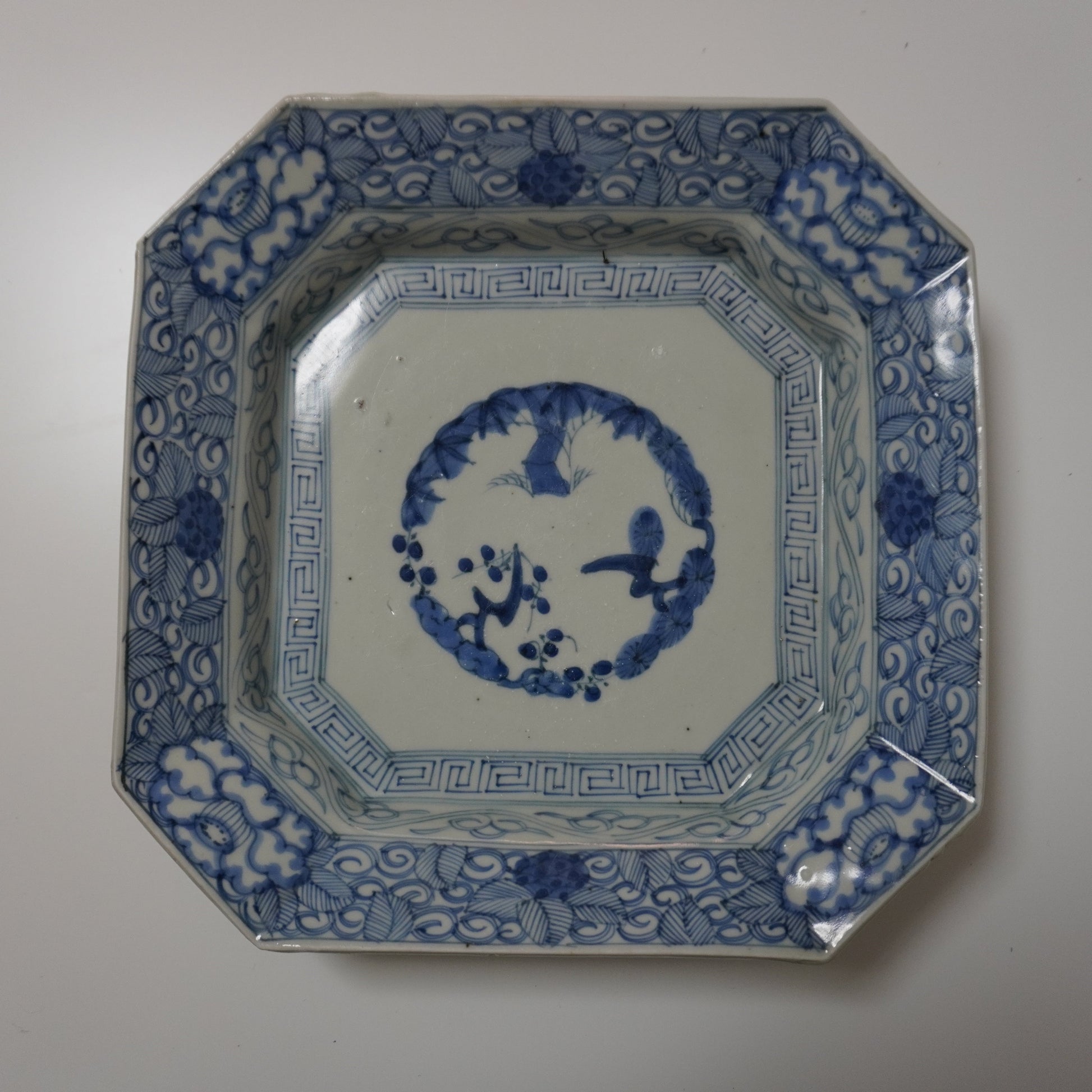 線描きの端正な隅切り大皿 - Kotto Shop