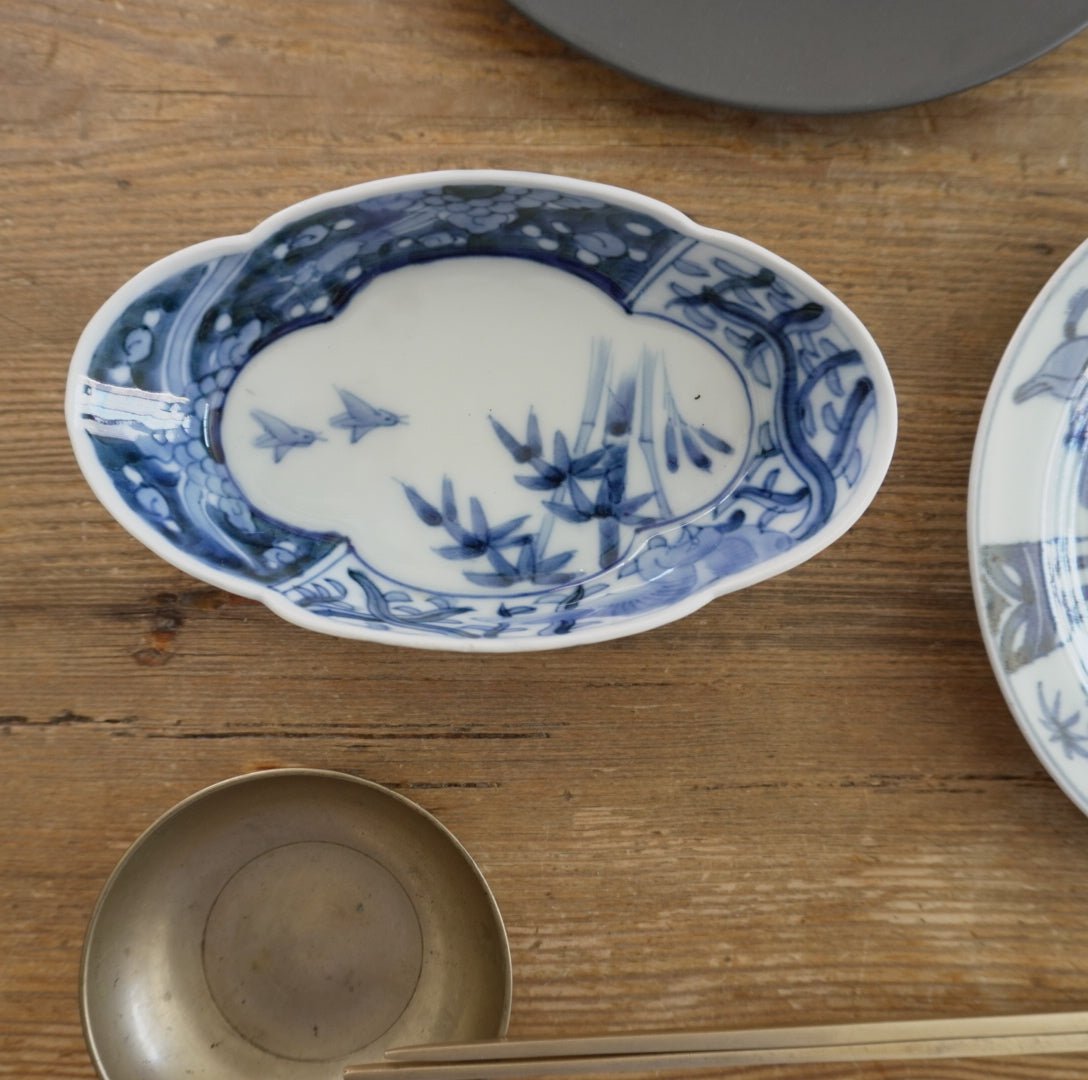 染付鳥と笹の葉変形皿 - Kotto Shop