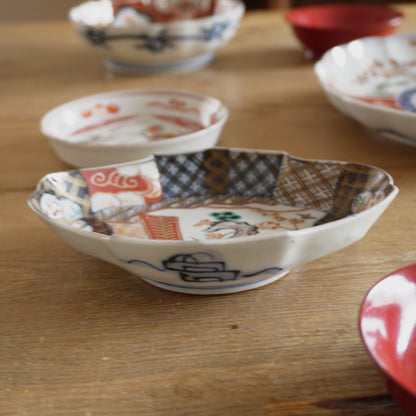 情景を移す色絵変形皿 - Kotto Shop