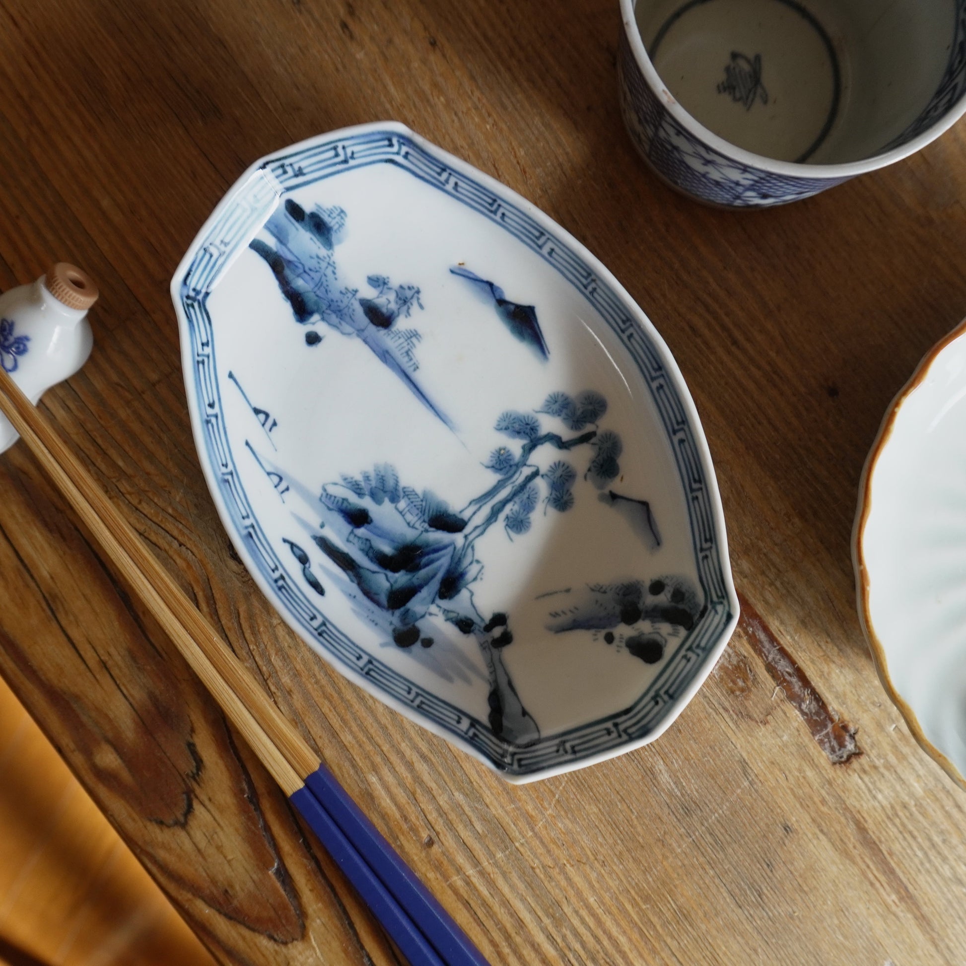 食卓にアクセントを加える変形長皿 - Kotto Shop