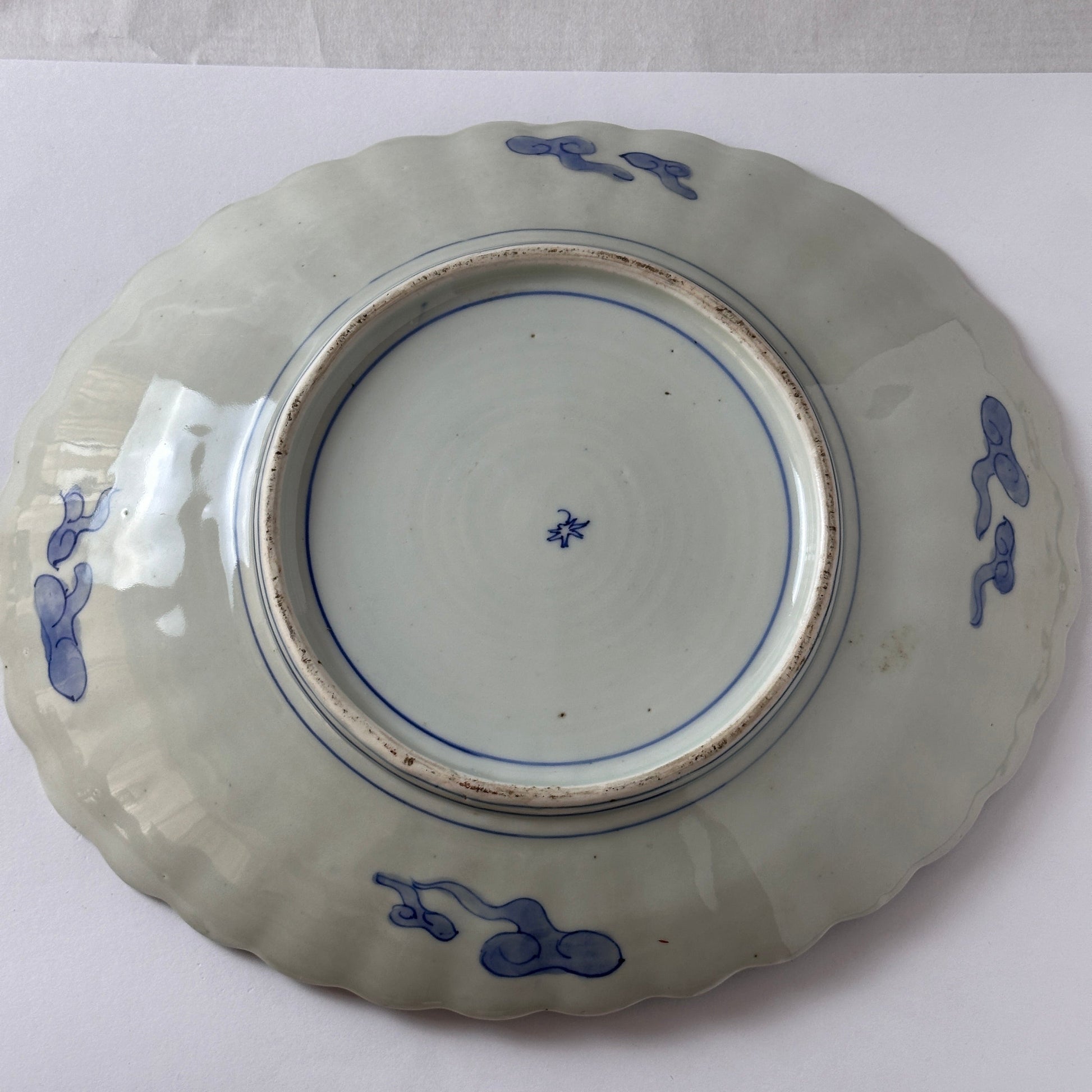 レースのような赤絵と染付の楕円大皿 - Kotto Shop