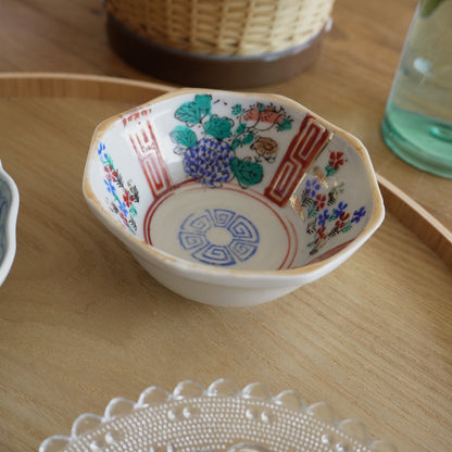 彩りが可愛らしい花模様の小鉢 - Kotto Shop