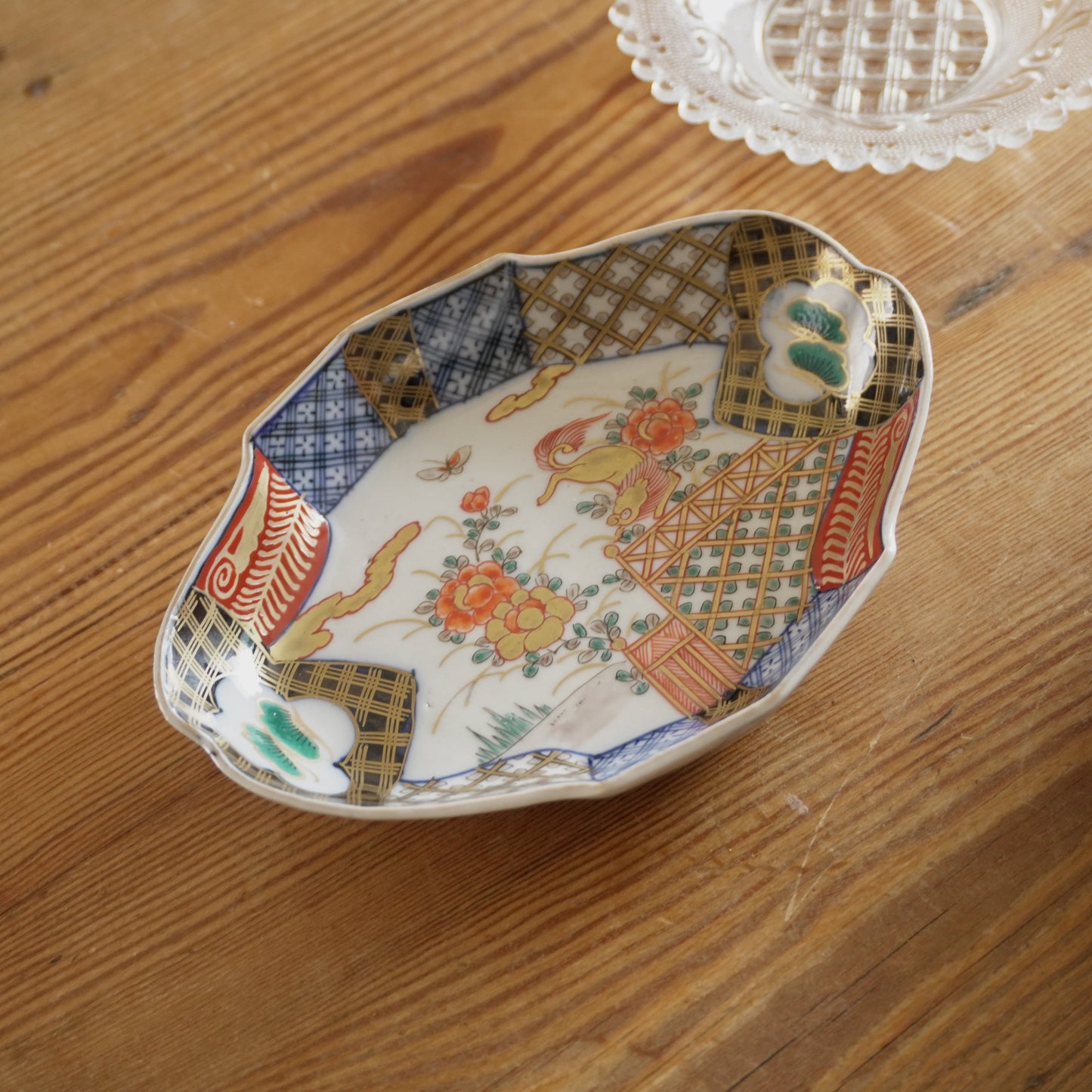 吉祥を重ねた色絵変形向付 - Kotto Shop