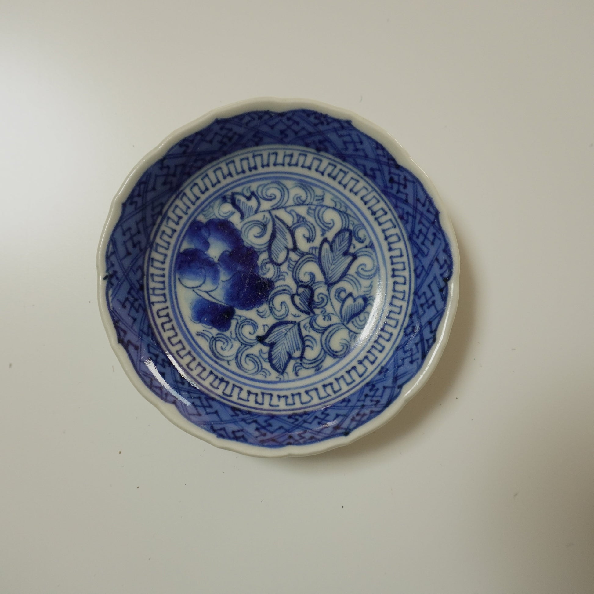 古伊万里染付唐草豆皿 - Kotto Shop