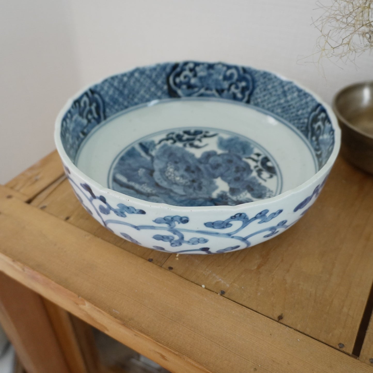 ユーモラスな獅子の古伊万里鉢 - Kotto Shop