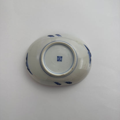 山水図の柔らかな染付楕円皿 - Kotto Shop