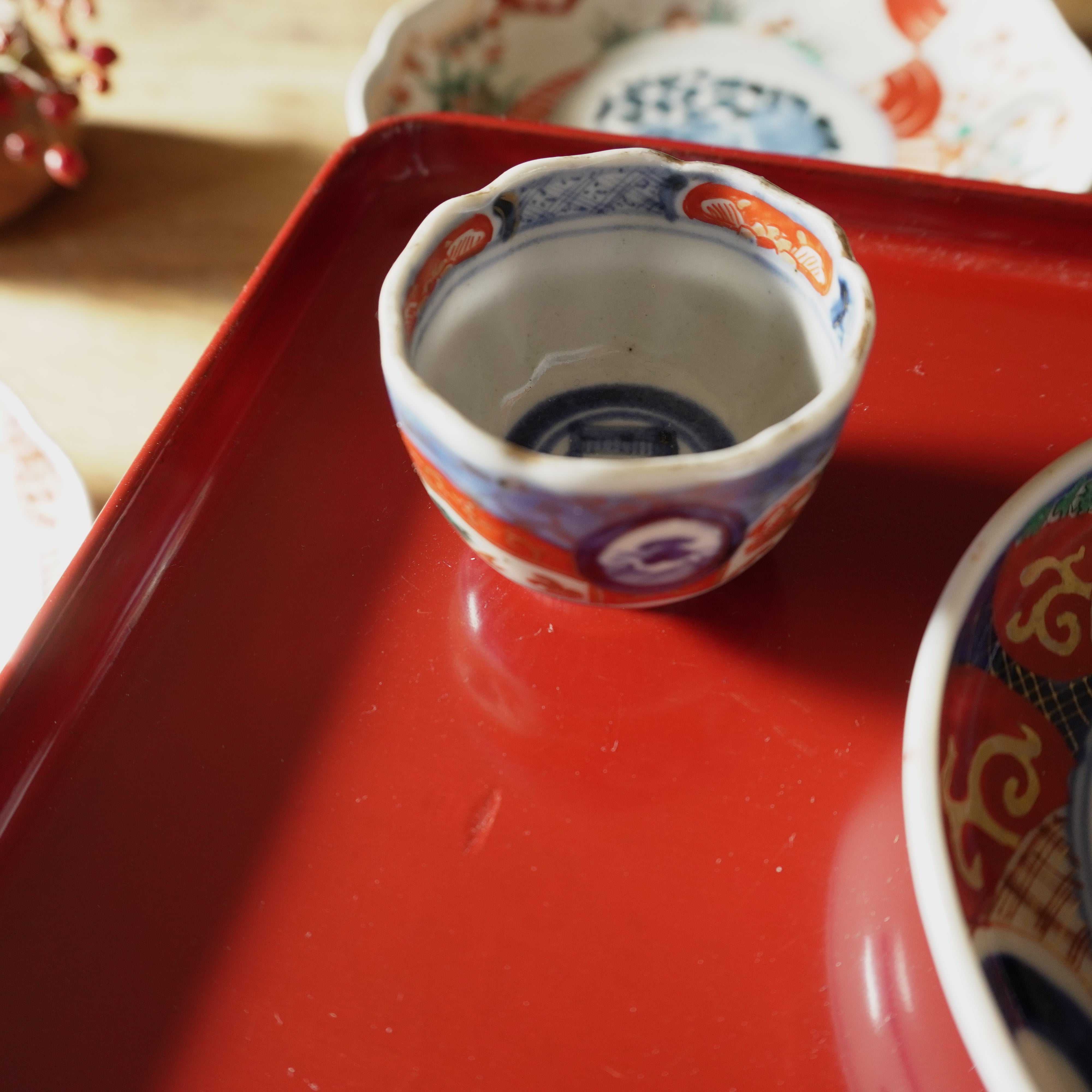 可愛らしい色絵古伊万里お猪口 – Kotto Shop