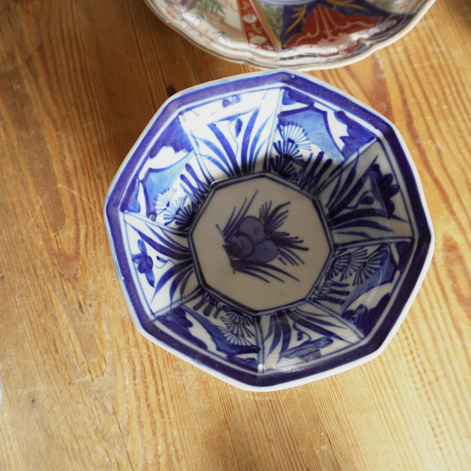 蘭と富士の描かれた八角中鉢 - Kotto Shop