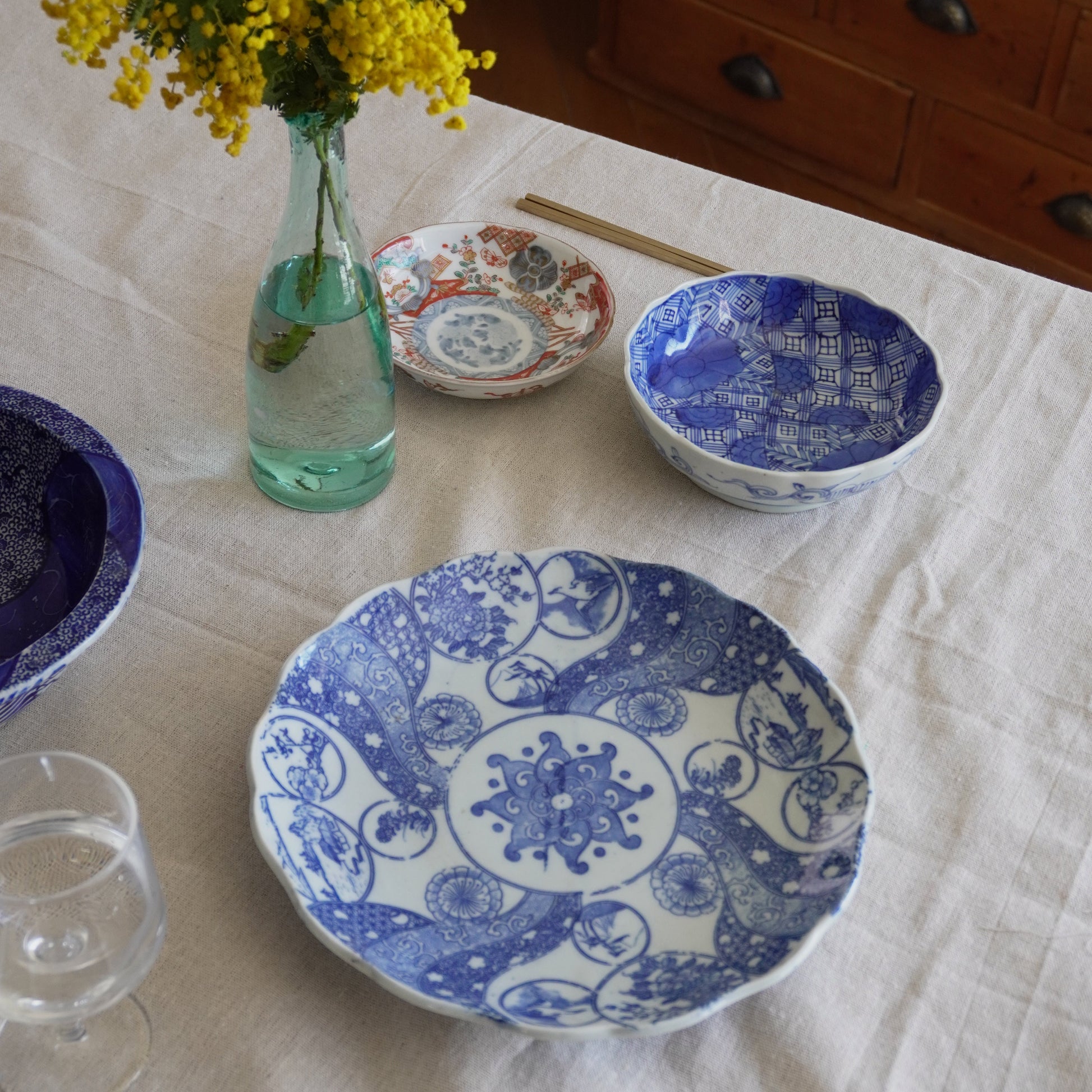 ブルーのコントラストがおしゃれな印判大皿 - Kotto Shop