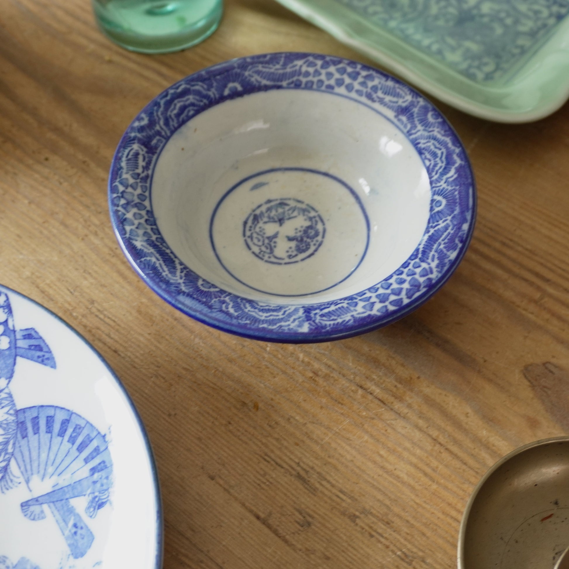 藍の紋様まとう小丼鉢 - Kotto Shop