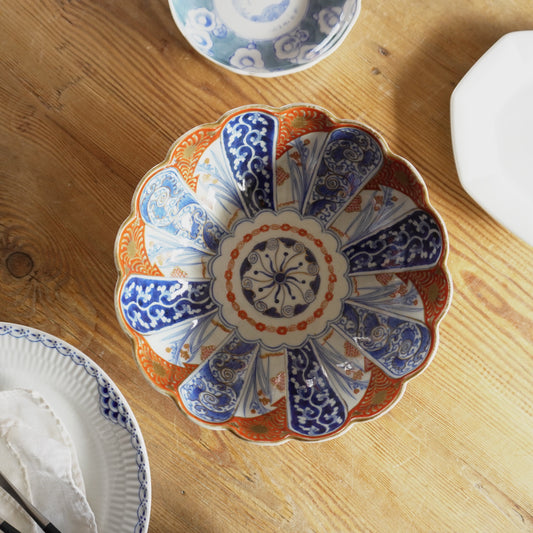 華やぎを纏う 色絵の輪花鉢 - Kotto Shop