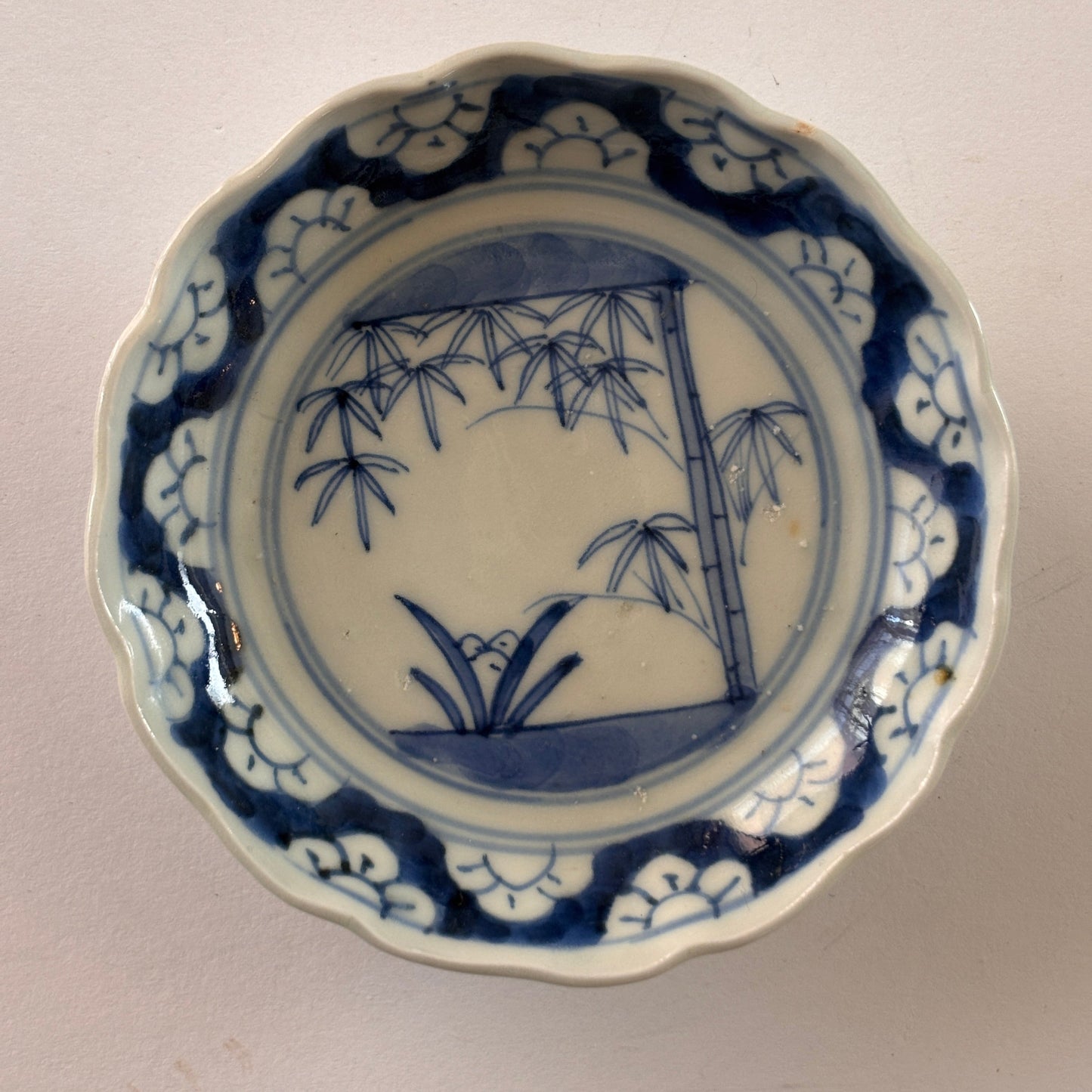竹とひらひらお花の輪花小皿 - Kotto Shop