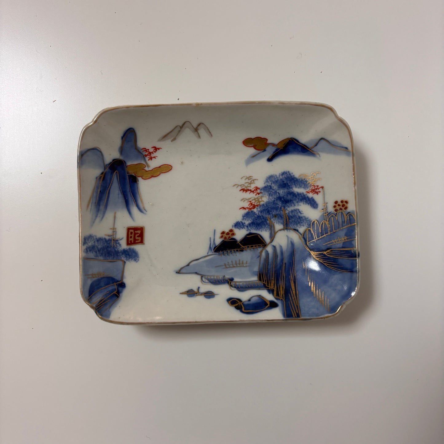 静かな山あいで金彩の美しい角皿 - Kotto Shop