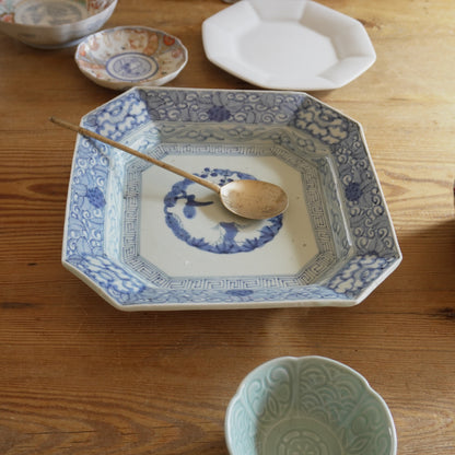 線描きの端正な隅切り大皿 - Kotto Shop