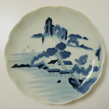 山水風景の輪花染付大皿 - Kotto Shop